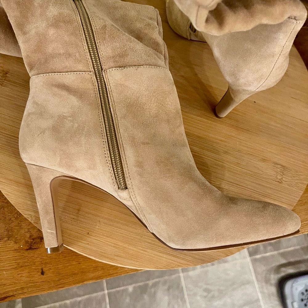 Elegant Tan Suede Knee-High Boots - Picture 7 of 13